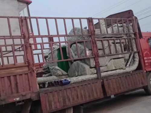山西學(xué)?；@球架發(fā)貨裝車